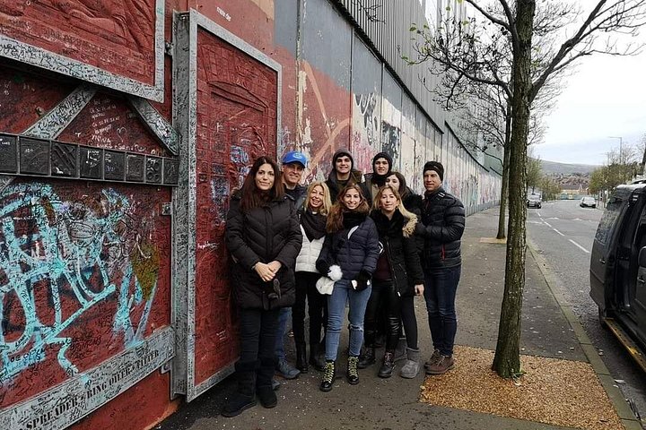 Explorez les murales et les Murs de la Paix de Belfast lors d'une visite privée en taxi avec un guide local, photo 497 | wizardtrip