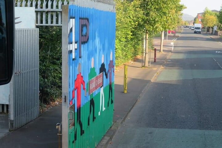 Explorez les murales et les Murs de la Paix de Belfast lors d'une visite privée en taxi avec un guide local, photo 501 | wizardtrip