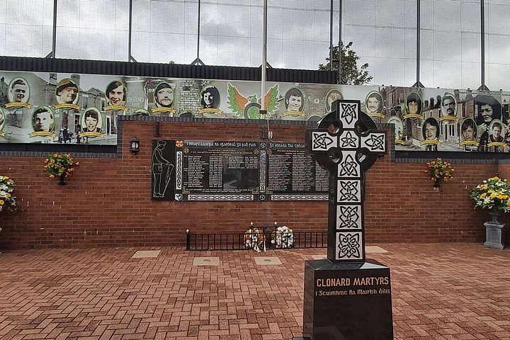 Explorez les murales et les Murs de la Paix de Belfast lors d'une visite privée en taxi avec un guide local, photo 509 | wizardtrip