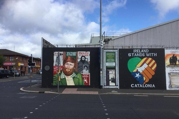 Explorez les murales et les Murs de la Paix de Belfast lors d'une visite privée en taxi avec un guide local, photo 510 | wizardtrip