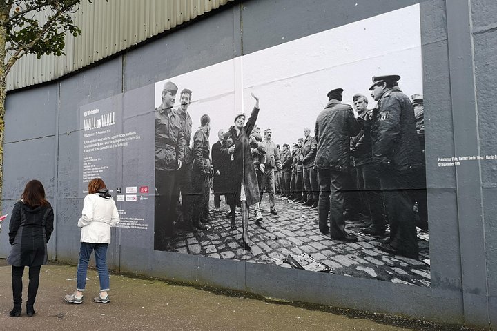 Explorez les murales et les Murs de la Paix de Belfast lors d'une visite privée en taxi avec un guide local, photo 52 | wizardtrip
