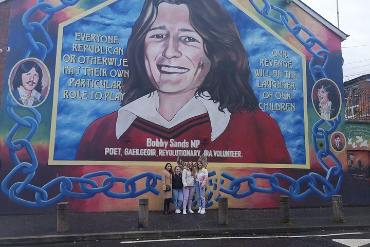 Explorez les murales et les Murs de la Paix de Belfast lors d'une visite privée en taxi avec un guide local, photo 525 | wizardtrip