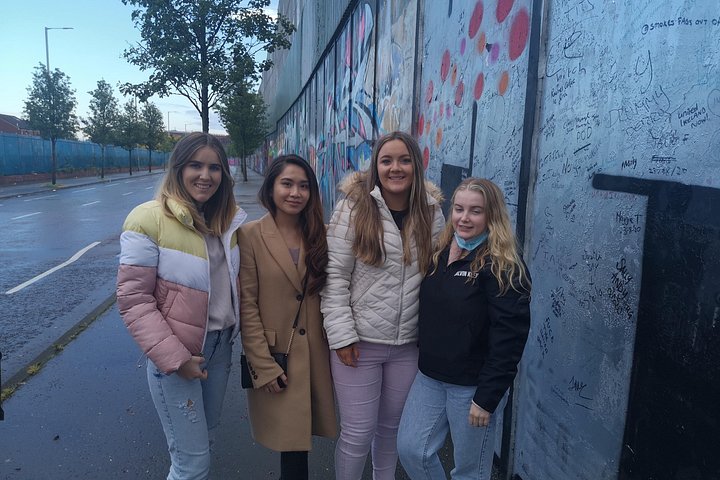 Explorez les murales et les Murs de la Paix de Belfast lors d'une visite privée en taxi avec un guide local, photo 528 | wizardtrip