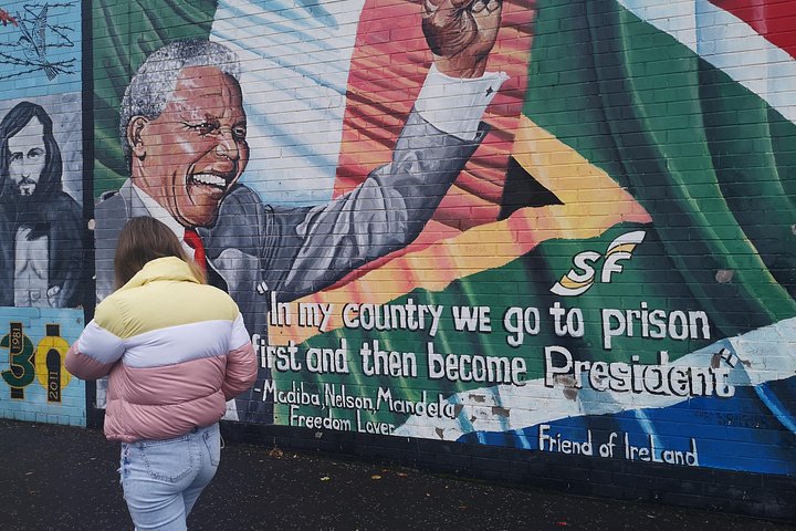 Explorez les murales et les Murs de la Paix de Belfast lors d'une visite privée en taxi avec un guide local, photo 534 | wizardtrip
