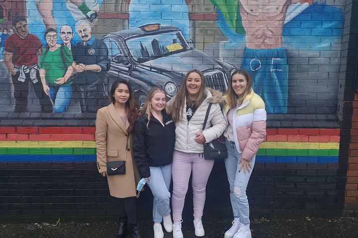 Explorez les murales et les Murs de la Paix de Belfast lors d'une visite privée en taxi avec un guide local, photo 535 | wizardtrip