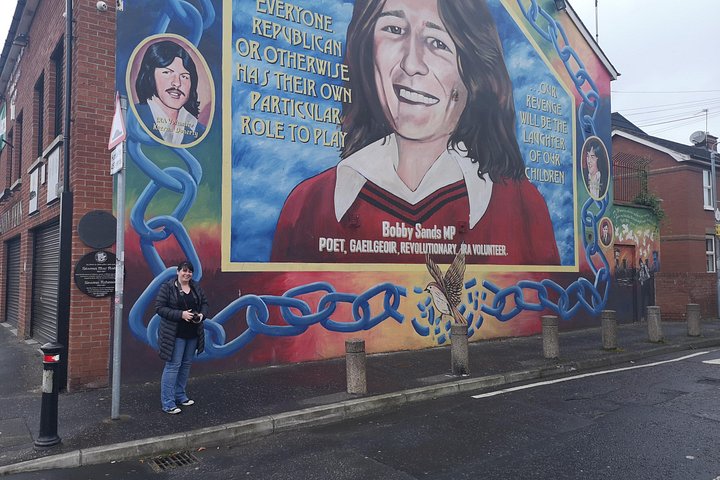 Explorez les murales et les Murs de la Paix de Belfast lors d'une visite privée en taxi avec un guide local, photo 537 | wizardtrip