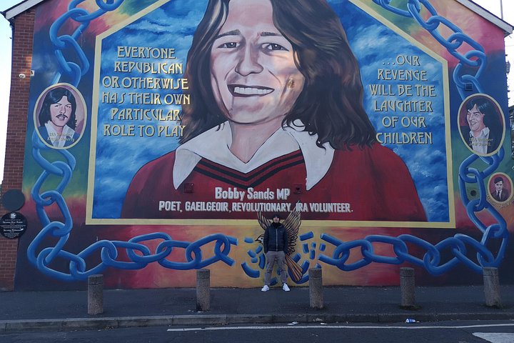 Explorez les murales et les Murs de la Paix de Belfast lors d'une visite privée en taxi avec un guide local, photo 547 | wizardtrip