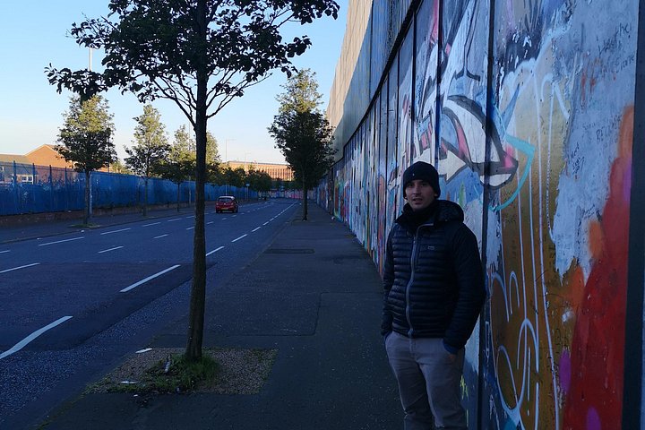 Explorez les murales et les Murs de la Paix de Belfast lors d'une visite privée en taxi avec un guide local, photo 549 | wizardtrip