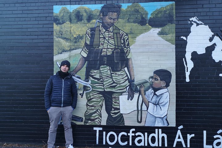 Explorez les murales et les Murs de la Paix de Belfast lors d'une visite privée en taxi avec un guide local, photo 553 | wizardtrip