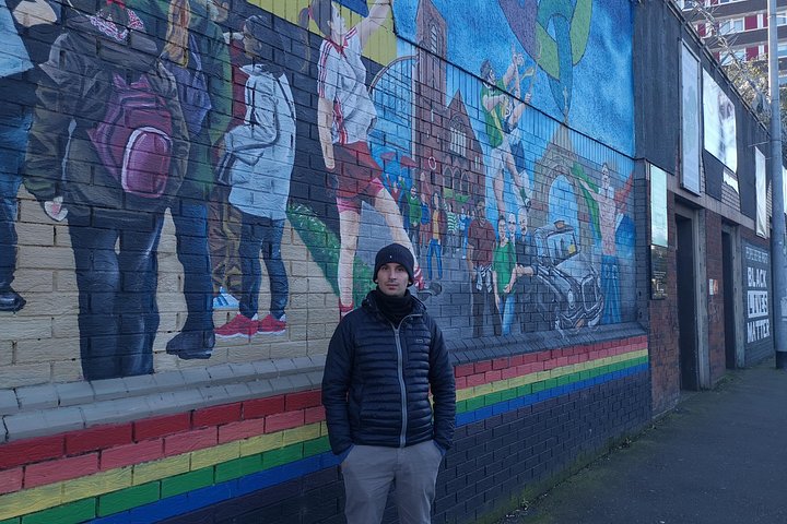 Explorez les murales et les Murs de la Paix de Belfast lors d'une visite privée en taxi avec un guide local, photo 556 | wizardtrip
