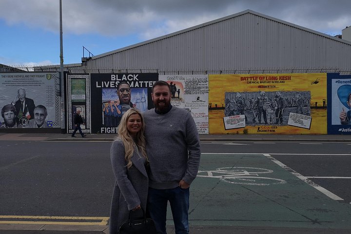 Explorez les murales et les Murs de la Paix de Belfast lors d'une visite privée en taxi avec un guide local, photo 558 | wizardtrip