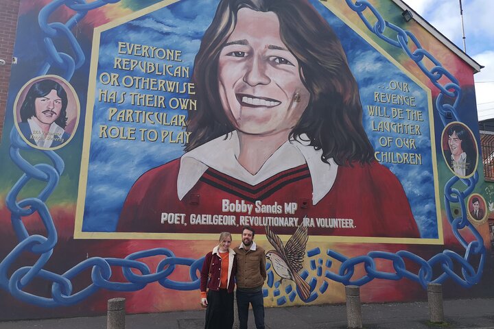 Explorez les murales et les Murs de la Paix de Belfast lors d'une visite privée en taxi avec un guide local, photo 560 | wizardtrip