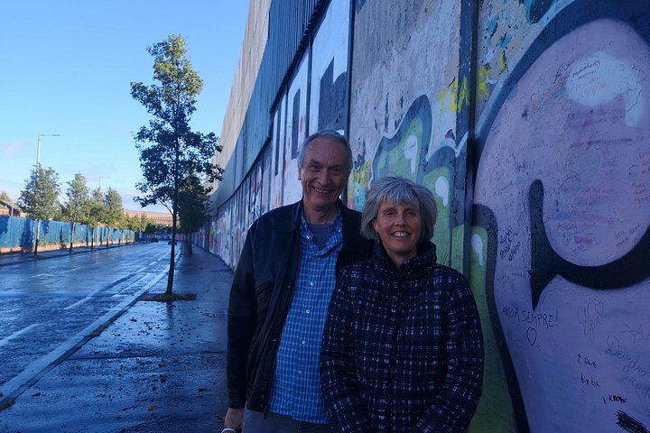 Explorez les murales et les Murs de la Paix de Belfast lors d'une visite privée en taxi avec un guide local, photo 567 | wizardtrip