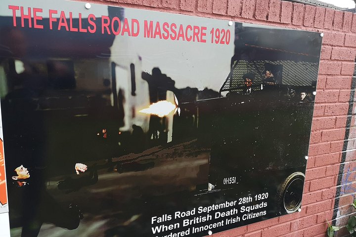 Explorez les murales et les Murs de la Paix de Belfast lors d'une visite privée en taxi avec un guide local, photo 570 | wizardtrip