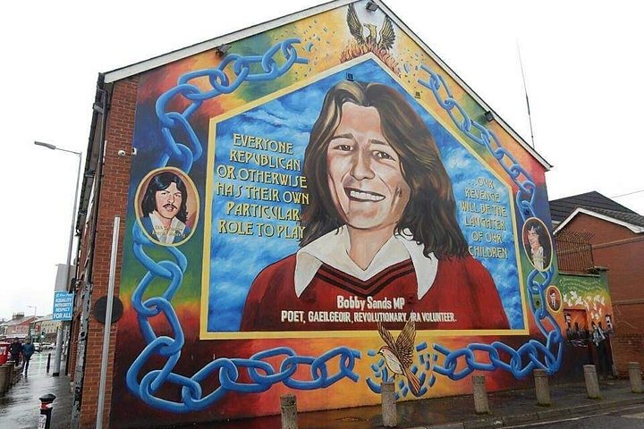 Explorez les murales et les Murs de la Paix de Belfast lors d'une visite privée en taxi avec un guide local, photo 575 | wizardtrip