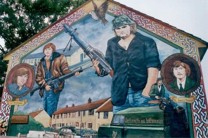 Explorez les murales et les Murs de la Paix de Belfast lors d'une visite privée en taxi avec un guide local, photo 576 | wizardtrip