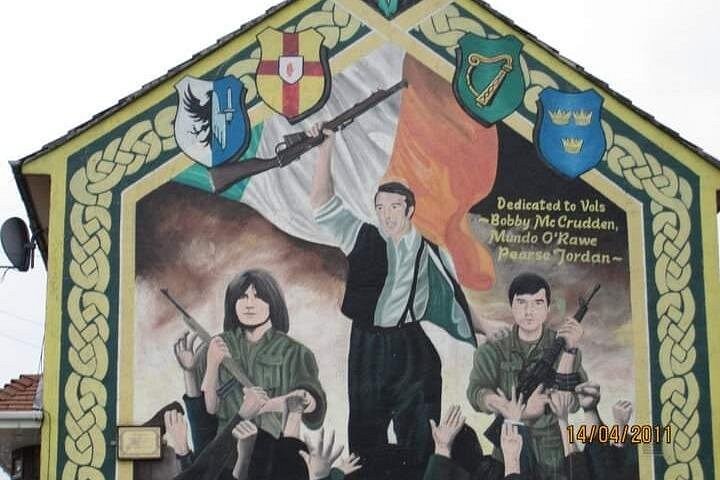 Explorez les murales et les Murs de la Paix de Belfast lors d'une visite privée en taxi avec un guide local, photo 577 | wizardtrip