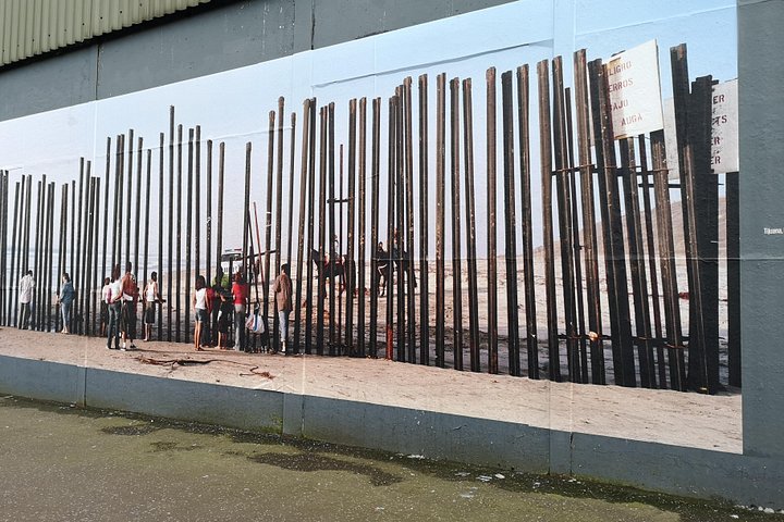 Explorez les murales et les Murs de la Paix de Belfast lors d'une visite privée en taxi avec un guide local, photo 58 | wizardtrip
