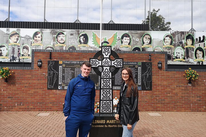 Explorez les murales et les Murs de la Paix de Belfast lors d'une visite privée en taxi avec un guide local, photo 589 | wizardtrip