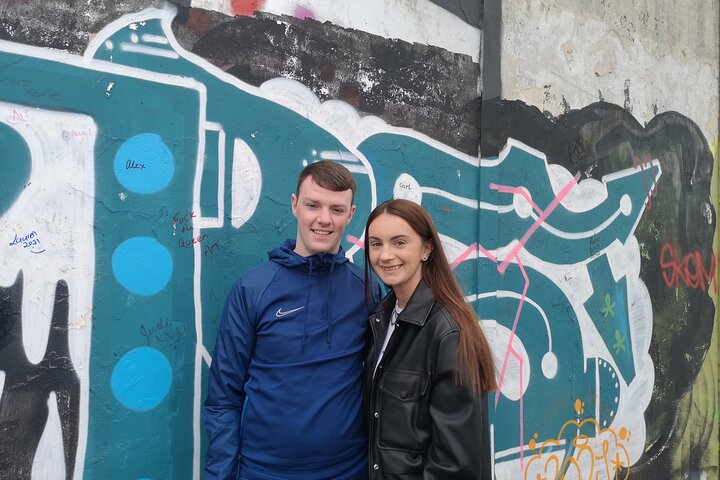Explorez les murales et les Murs de la Paix de Belfast lors d'une visite privée en taxi avec un guide local, photo 593 | wizardtrip