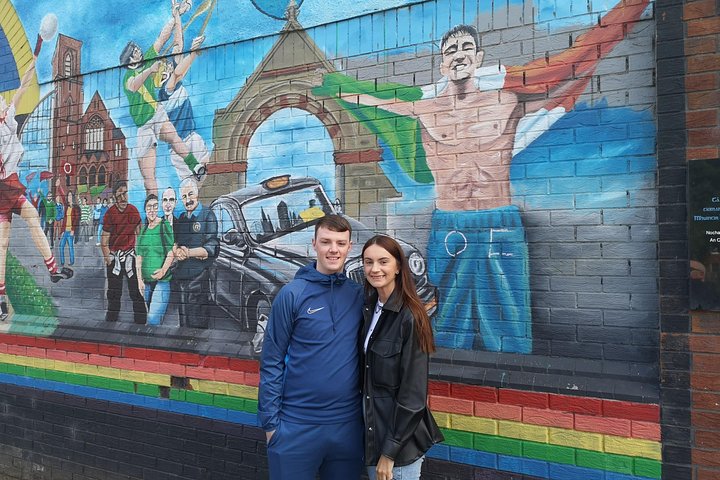 Explorez les murales et les Murs de la Paix de Belfast lors d'une visite privée en taxi avec un guide local, photo 602 | wizardtrip
