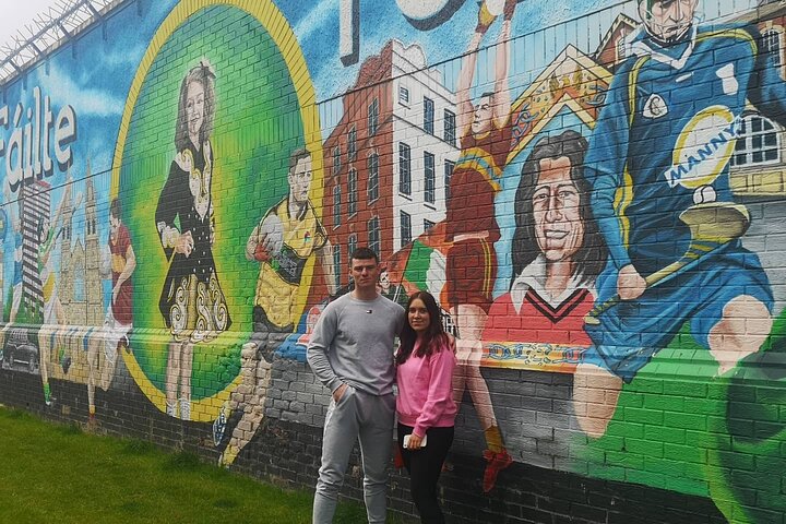 Explorez les murales et les Murs de la Paix de Belfast lors d'une visite privée en taxi avec un guide local, photo 634 | wizardtrip