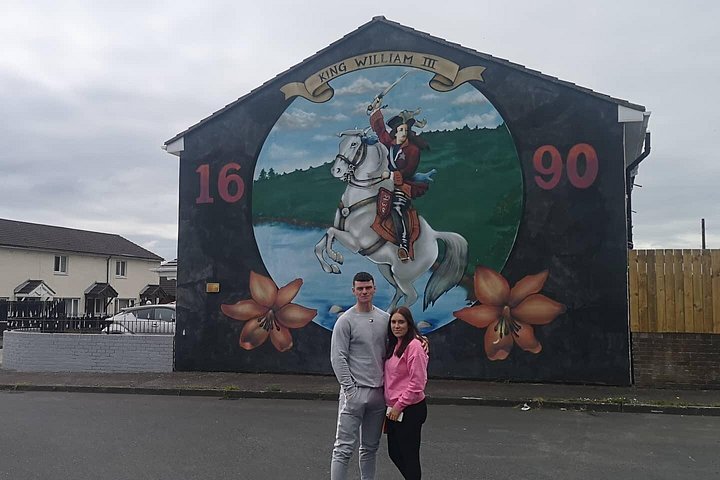 Explorez les murales et les Murs de la Paix de Belfast lors d'une visite privée en taxi avec un guide local, photo 637 | wizardtrip