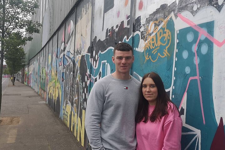 Explorez les murales et les Murs de la Paix de Belfast lors d'une visite privée en taxi avec un guide local, photo 638 | wizardtrip