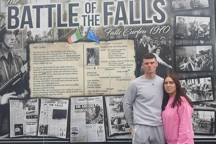 Explorez les murales et les Murs de la Paix de Belfast lors d'une visite privée en taxi avec un guide local, photo 639 | wizardtrip
