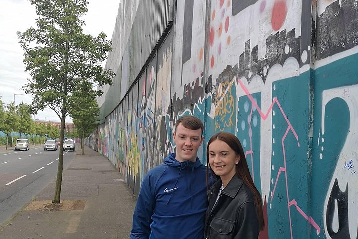 Explorez les murales et les Murs de la Paix de Belfast lors d'une visite privée en taxi avec un guide local, photo 641 | wizardtrip