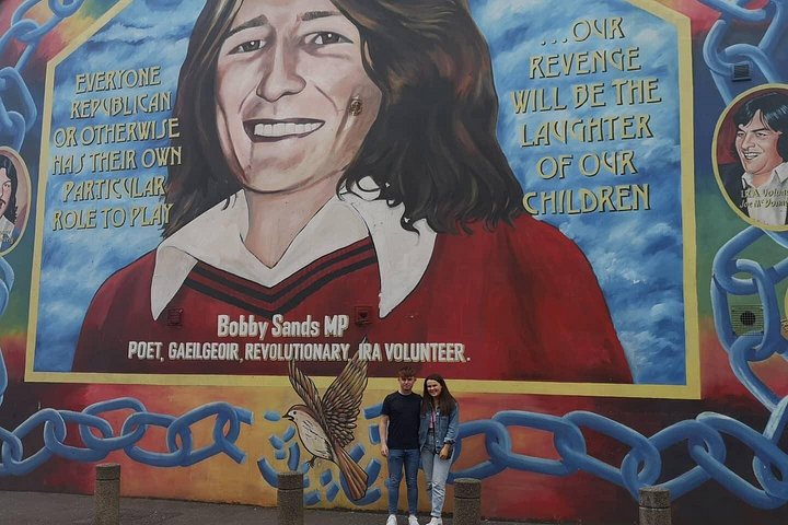 Explorez les murales et les Murs de la Paix de Belfast lors d'une visite privée en taxi avec un guide local, photo 650 | wizardtrip