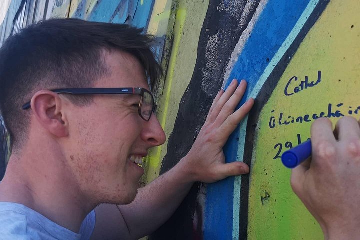 Explorez les murales et les Murs de la Paix de Belfast lors d'une visite privée en taxi avec un guide local, photo 662 | wizardtrip