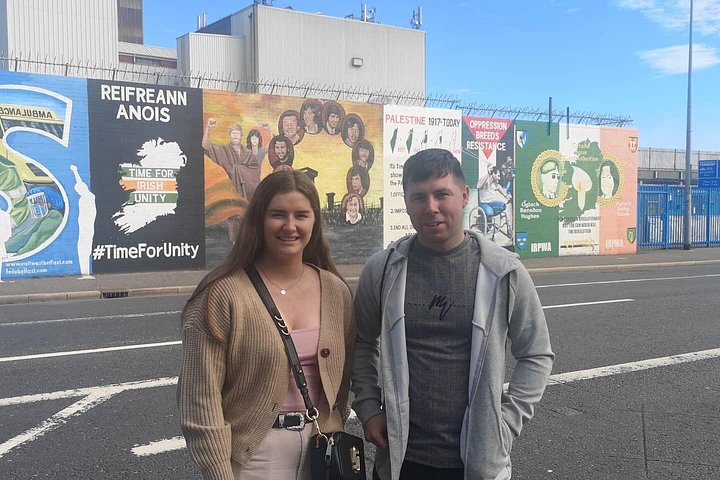 Explorez les murales et les Murs de la Paix de Belfast lors d'une visite privée en taxi avec un guide local, photo 672 | wizardtrip