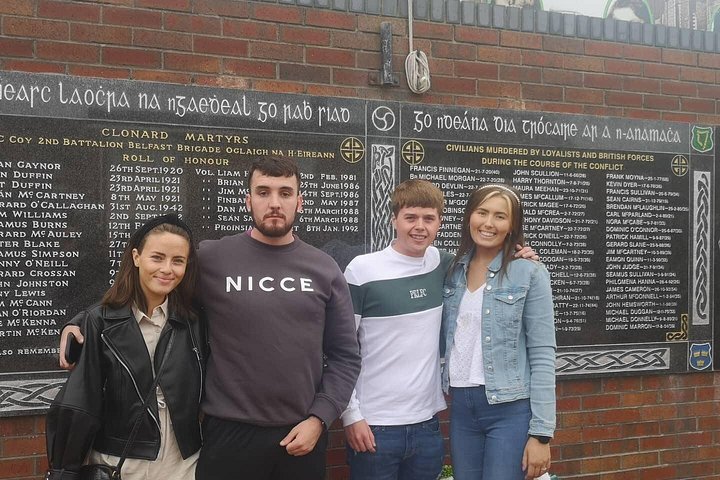 Explorez les murales et les Murs de la Paix de Belfast lors d'une visite privée en taxi avec un guide local, photo 693 | wizardtrip