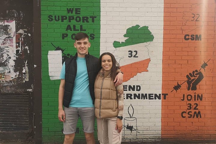 Explorez les murales et les Murs de la Paix de Belfast lors d'une visite privée en taxi avec un guide local, photo 722 | wizardtrip