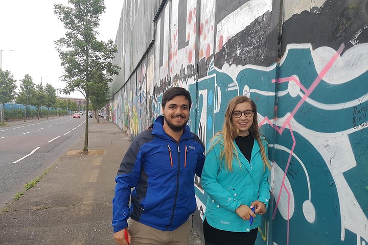 Explorez les murales et les Murs de la Paix de Belfast lors d'une visite privée en taxi avec un guide local, photo 738 | wizardtrip