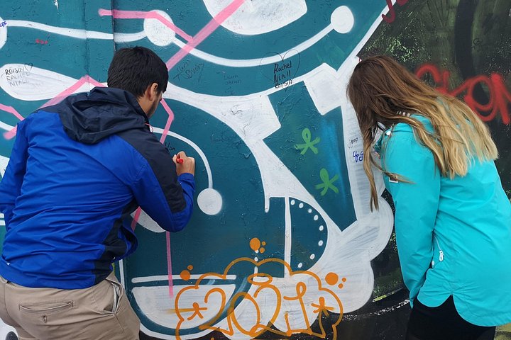 Explorez les murales et les Murs de la Paix de Belfast lors d'une visite privée en taxi avec un guide local, photo 739 | wizardtrip