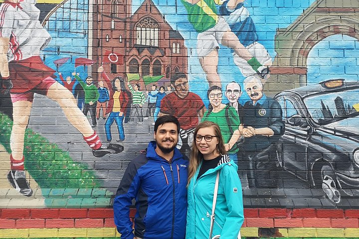 Explorez les murales et les Murs de la Paix de Belfast lors d'une visite privée en taxi avec un guide local, photo 741 | wizardtrip