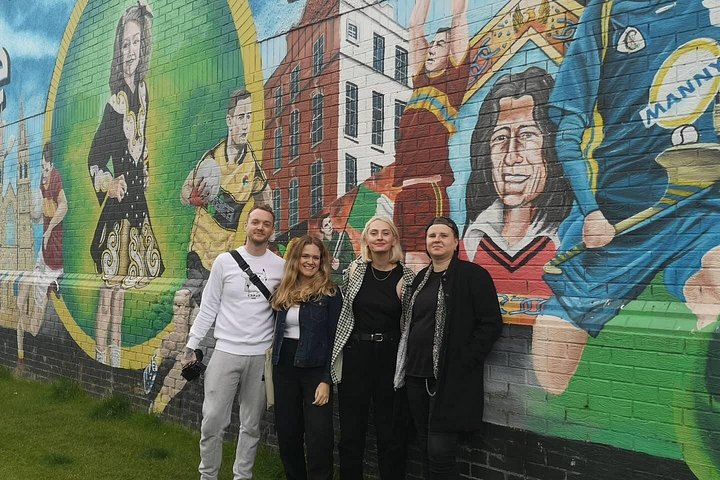 Explorez les murales et les Murs de la Paix de Belfast lors d'une visite privée en taxi avec un guide local, photo 759 | wizardtrip