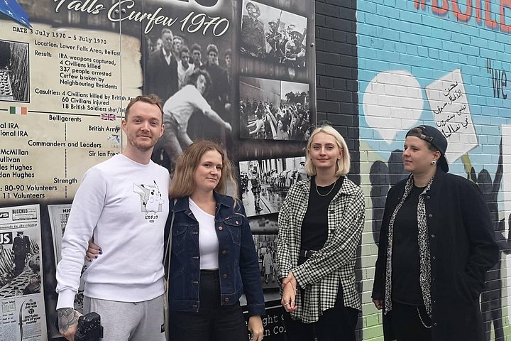 Explorez les murales et les Murs de la Paix de Belfast lors d'une visite privée en taxi avec un guide local, photo 762 | wizardtrip