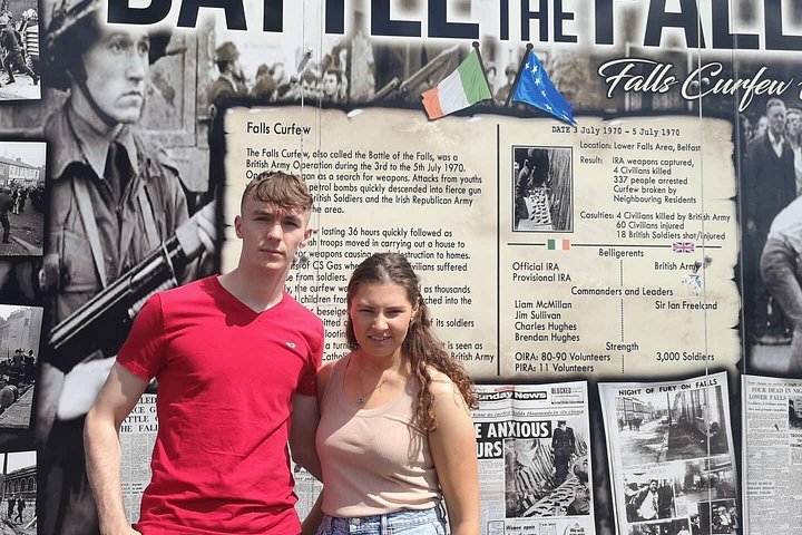 Explorez les murales et les Murs de la Paix de Belfast lors d'une visite privée en taxi avec un guide local, photo 768 | wizardtrip