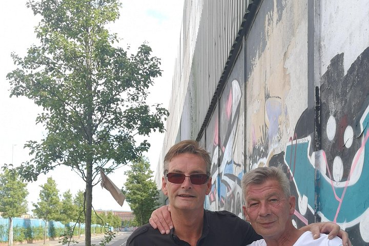 Explorez les murales et les Murs de la Paix de Belfast lors d'une visite privée en taxi avec un guide local, photo 780 | wizardtrip