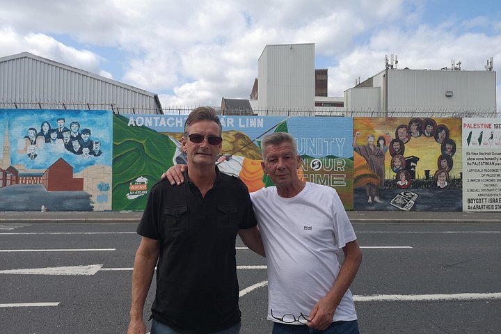 Explorez les murales et les Murs de la Paix de Belfast lors d'une visite privée en taxi avec un guide local, photo 783 | wizardtrip