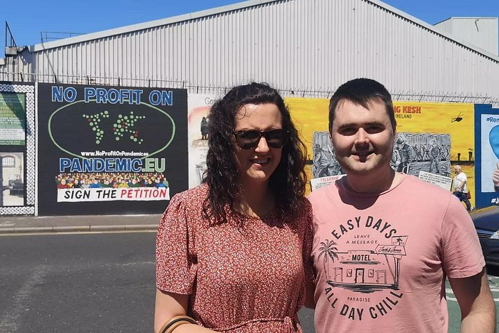 Explorez les murales et les Murs de la Paix de Belfast lors d'une visite privée en taxi avec un guide local, photo 785 | wizardtrip