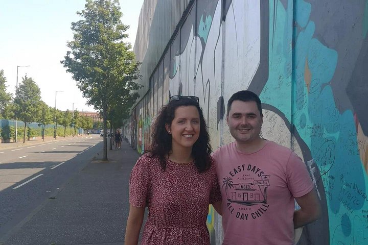 Explorez les murales et les Murs de la Paix de Belfast lors d'une visite privée en taxi avec un guide local, photo 790 | wizardtrip