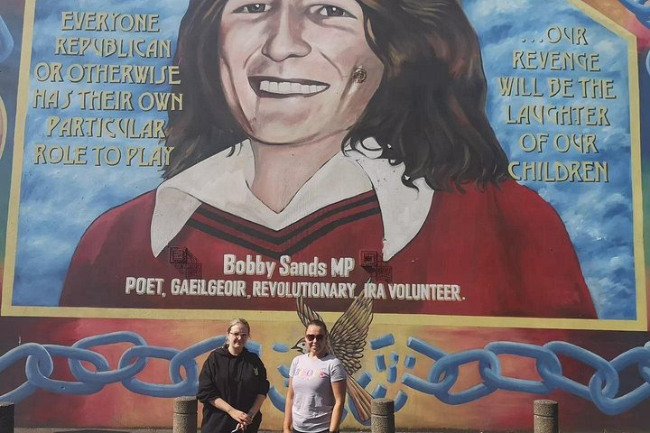 Explorez les murales et les Murs de la Paix de Belfast lors d'une visite privée en taxi avec un guide local, photo 799 | wizardtrip