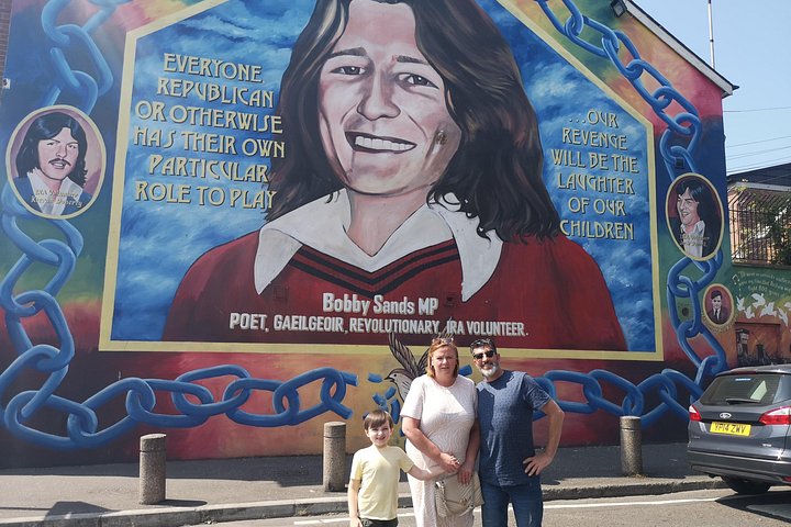 Explorez les murales et les Murs de la Paix de Belfast lors d'une visite privée en taxi avec un guide local, photo 811 | wizardtrip