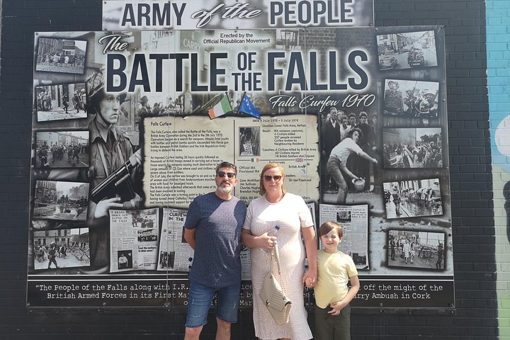 Explorez les murales et les Murs de la Paix de Belfast lors d'une visite privée en taxi avec un guide local, photo 814 | wizardtrip