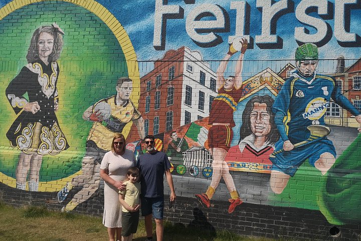 Explorez les murales et les Murs de la Paix de Belfast lors d'une visite privée en taxi avec un guide local, photo 815 | wizardtrip