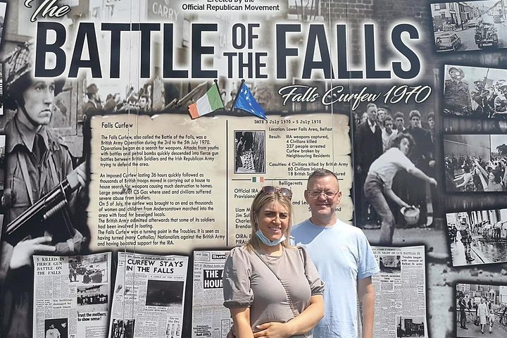Explorez les murales et les Murs de la Paix de Belfast lors d'une visite privée en taxi avec un guide local, photo 818 | wizardtrip